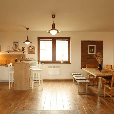 Kır Evi U Floderu